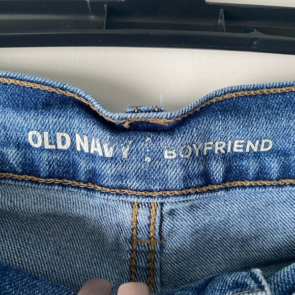 Old Navy Women’s Boyfriend Style Jean Shorts Size 4 - Picture 3 of 6